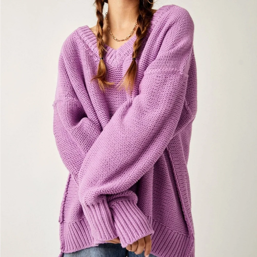NWOT Alli V-Neck sweater by Free People in size XS